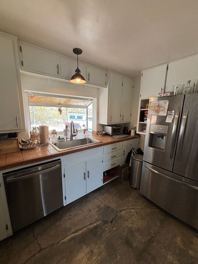 Building Photo - Charming Desert Retreat