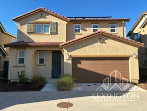 Building Photo - Elegant, 3BD/2.5BA, Sacramento Home in Nat...