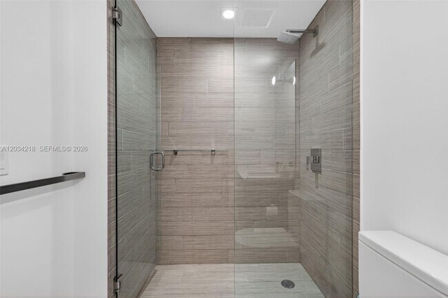 Building Photo - 300 Sunny Isles Blvd