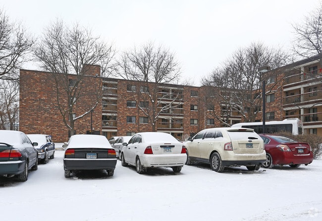Building Photo - Roseville Seniors