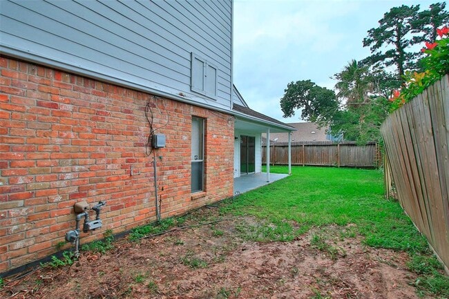 Building Photo - 25710 Pepper Ridge Ln