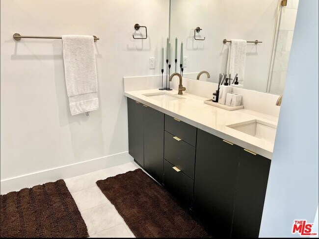 Building Photo - 11326 Victory Blvd