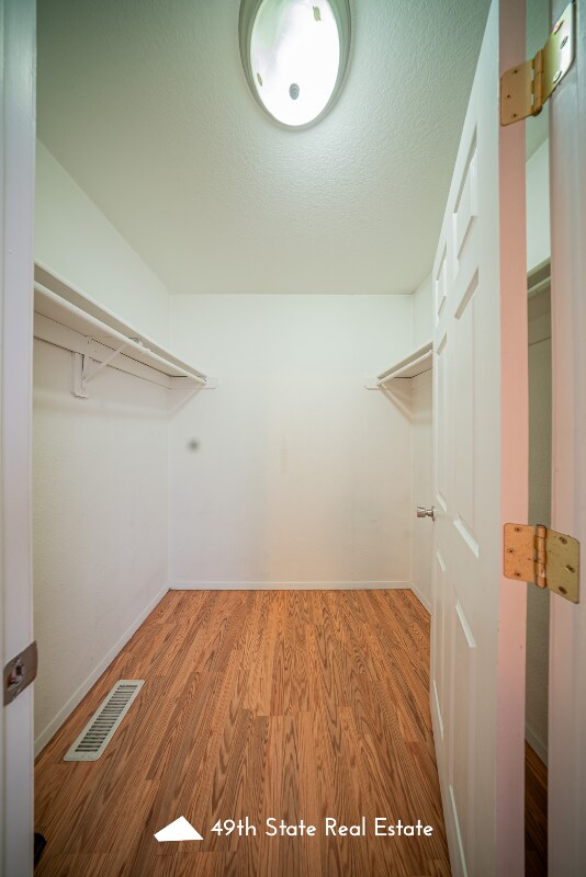 Building Photo - 1604 Russian Jack Dr