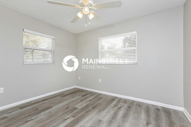 Building Photo - 7000 Watseka Ave