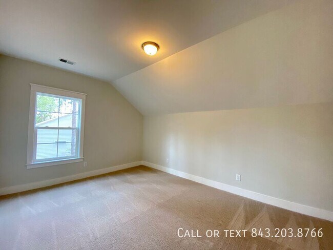 Building Photo - 478 Woodspring Rd