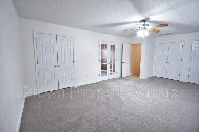 Building Photo - 141 Pender Rd