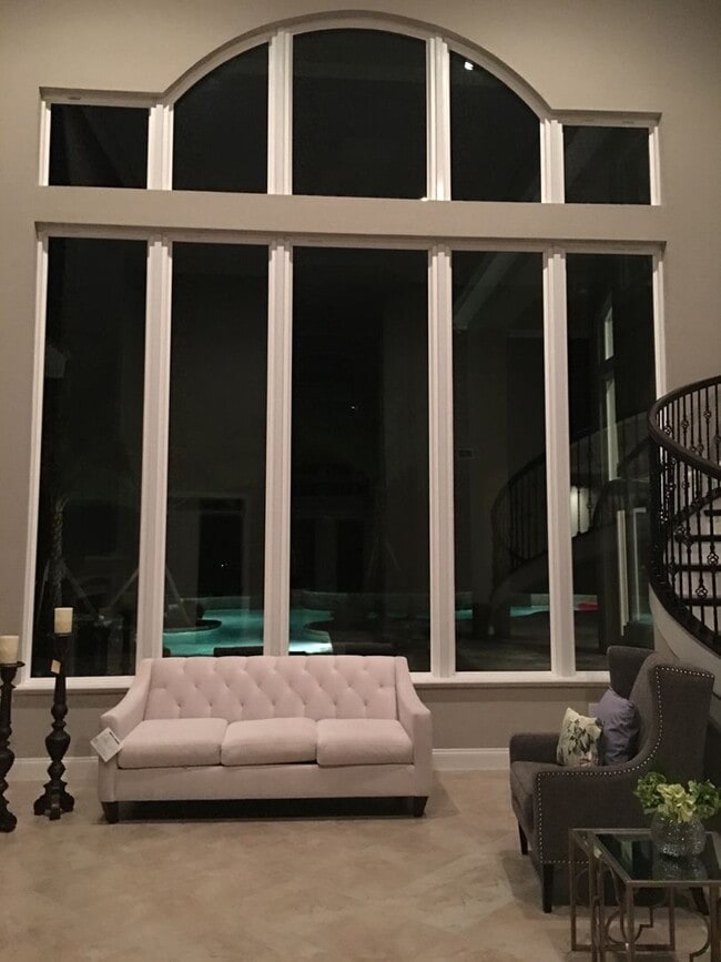 Building Photo - Executive Gated Pool Home Located in Winde...
