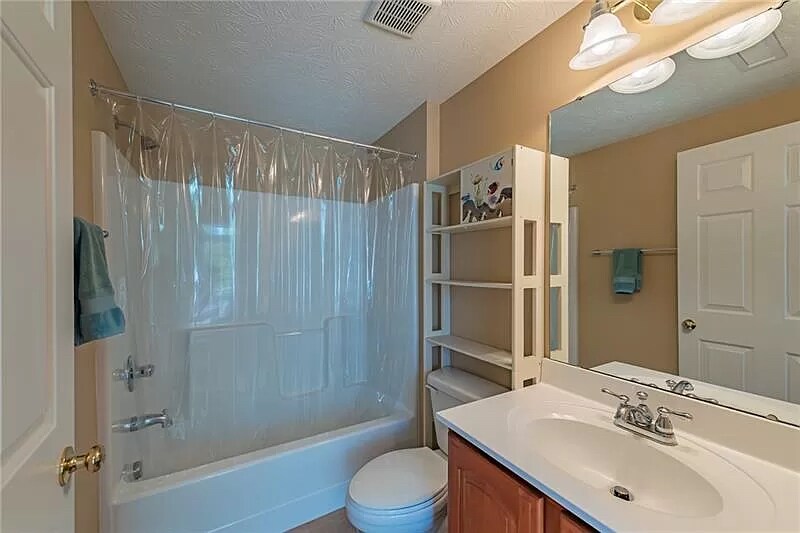 Building Photo - 4019 Village Run Rd