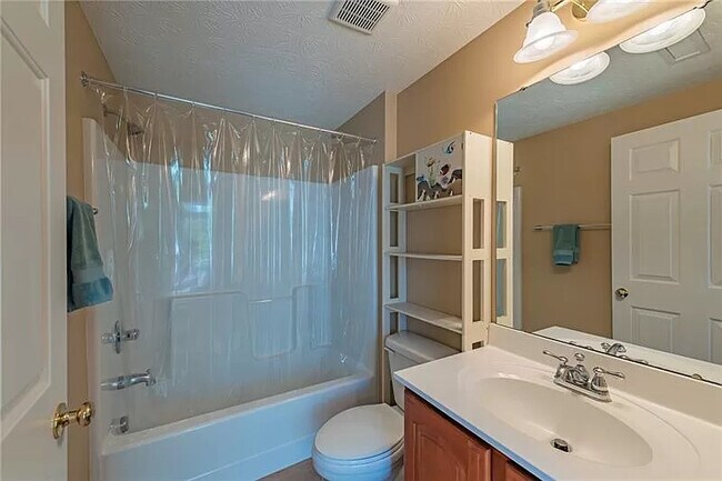 Building Photo - 4019 Village Run Rd