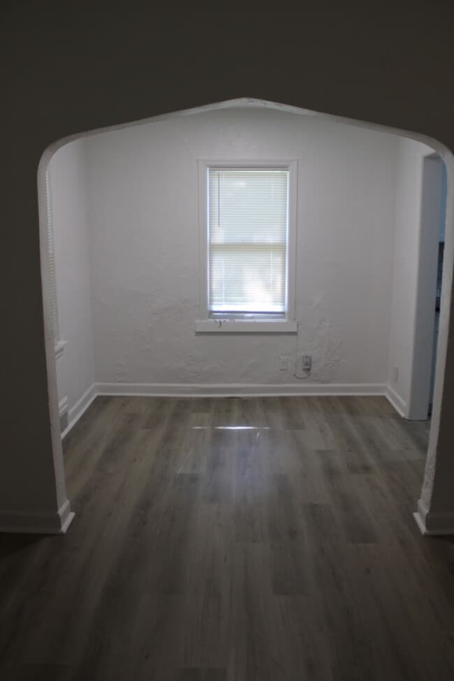 Building Photo - 2bed 1bath in Midtown