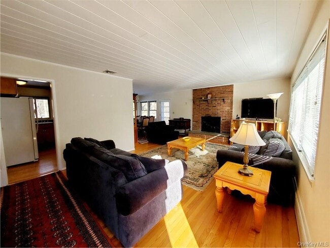 Building Photo - 215 Harriman Rd