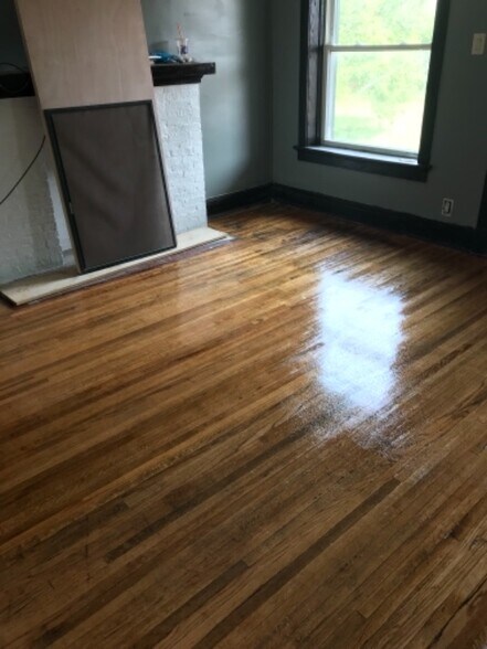 Building Photo - 7116 S Harvard Ave