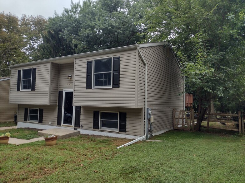 Building Photo - 6481 Barchink Pl