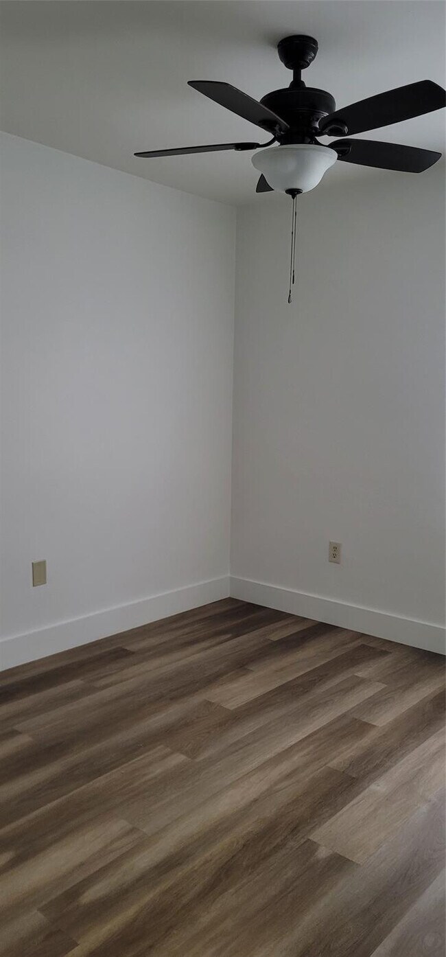 Building Photo - 10790 NW 14th St