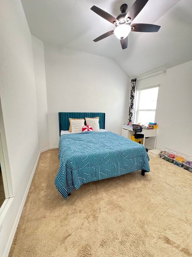 Building Photo - 1609 Harrongton Wy