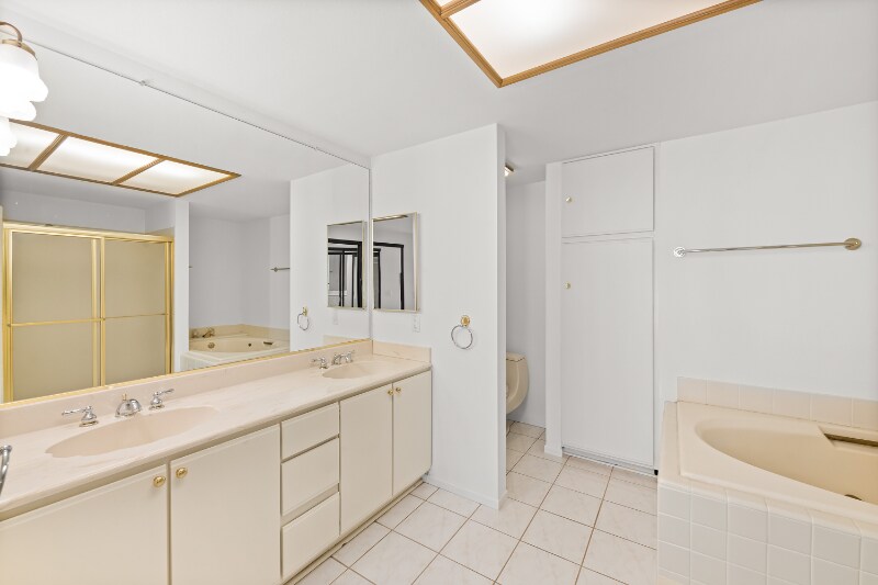 Building Photo - 39199 Sweetwater Dr