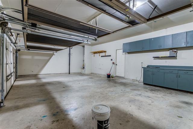 Building Photo - 204 Forest Ln