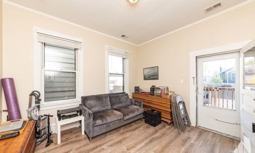 Building Photo - 1431 W Belmont Ave