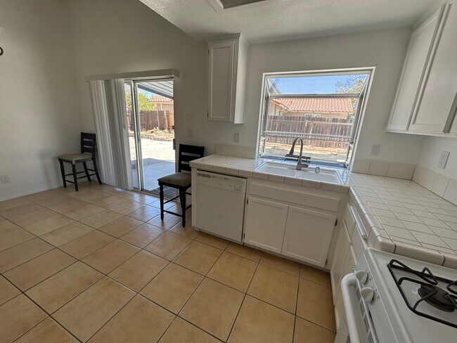 Dining Room - 45408 17th St E