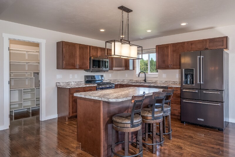 Building Photo - 402 Mill Creek Ct