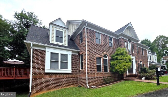Building Photo - 6440 Columbia Pike