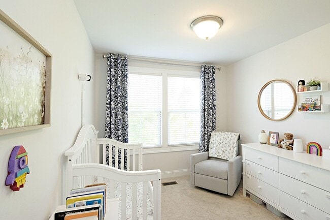 Building Photo - Pet-Friendly Townhome With Rooftop Terrace + Blue Ridge Mountain Views