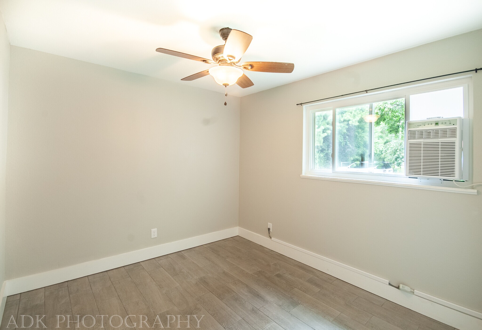 Building Photo - 113 E Bertha St