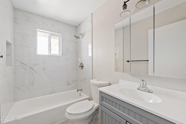 Building Photo - 10535 E Boulder Dr