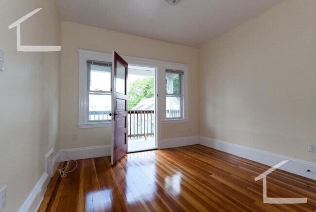 Building Photo - Great 4 Bed in Brighton