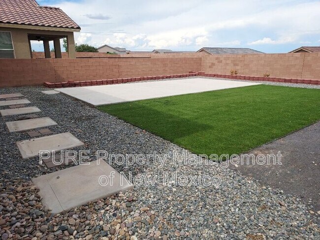 Building Photo - 2367 Quinn St NE