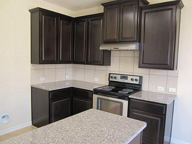 Building Photo - 4210 Oak Bluff Dr
