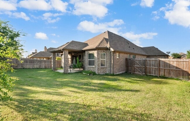 Building Photo - 307 Acadia Ln