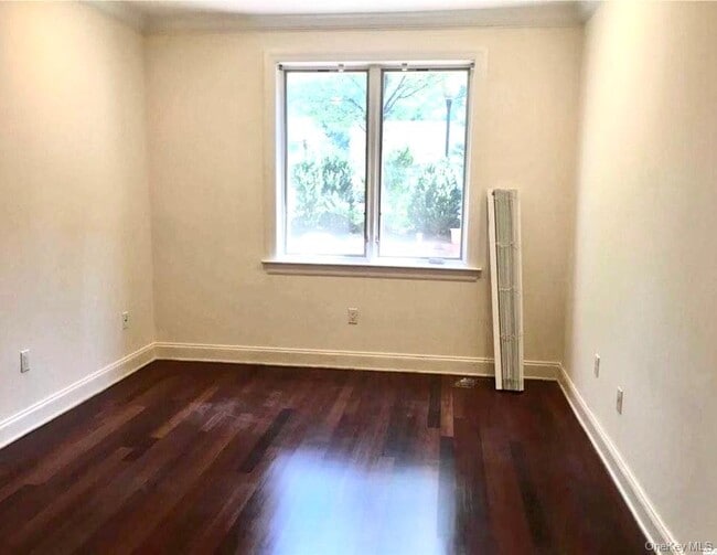 Building Photo - 171 Great Neck Rd