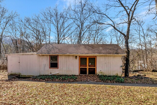 Building Photo - 6469 Fleetwood Dr