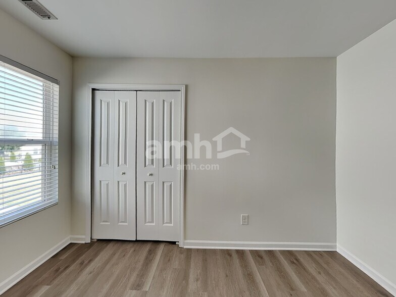 Building Photo - 6102 Lighted Way Ln