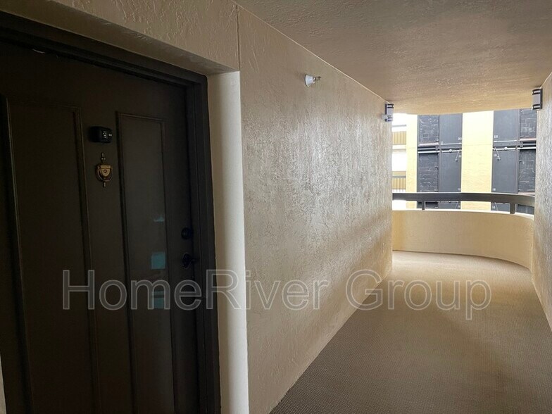 Building Photo - 2413 Bayshore Blvd