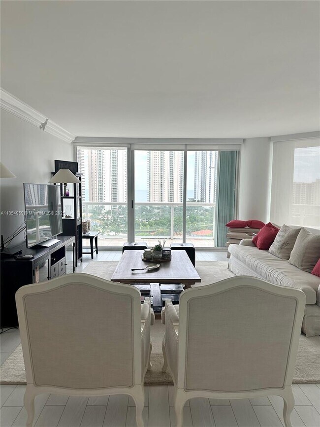 Building Photo - 16500 Collins Ave