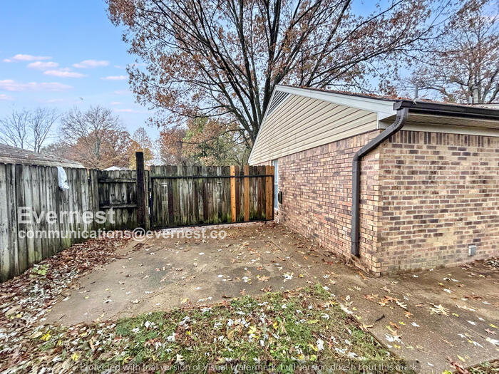 Building Photo - 6220 Forestgate Rd