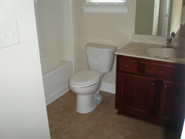 Building Photo - 3645 Fallen Oak Ln