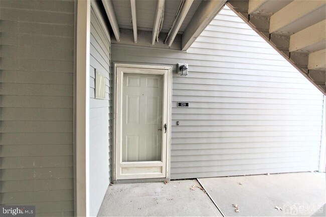 Building Photo - 1219 Ravens Crest Dr