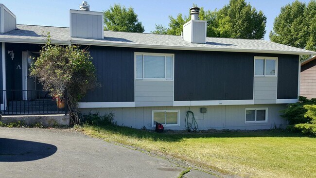 Primary Photo - 2401 Arcadia Dr