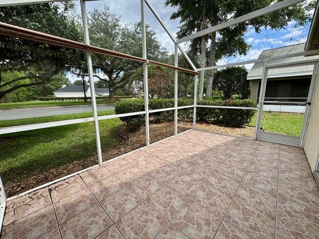 Building Photo - IMMACULATE 2 Bedroom / 2 Bathroom in Count...