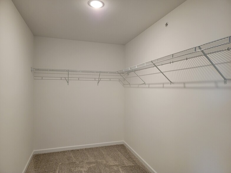Building Photo - 173 Robert Cir
