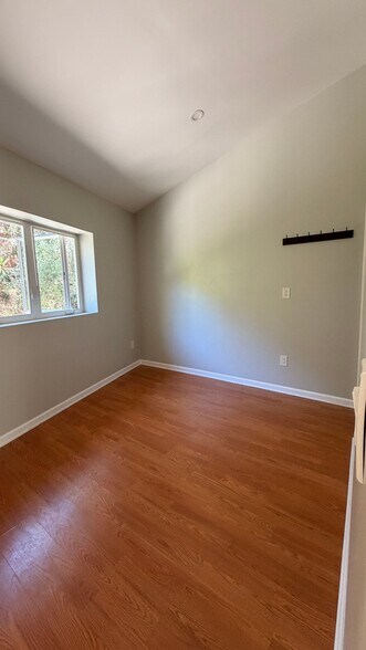 Building Photo - 316 W Alamar Ave