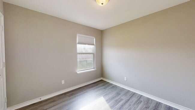 Building Photo - 13106 Spruce Dam