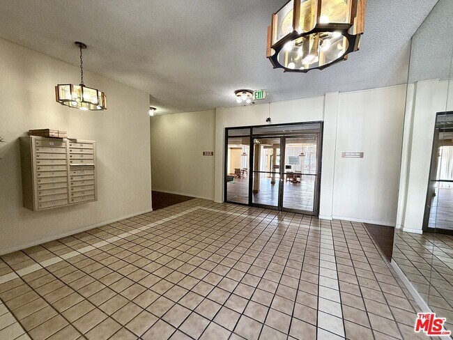 Building Photo - 5237 Newcastle Ave
