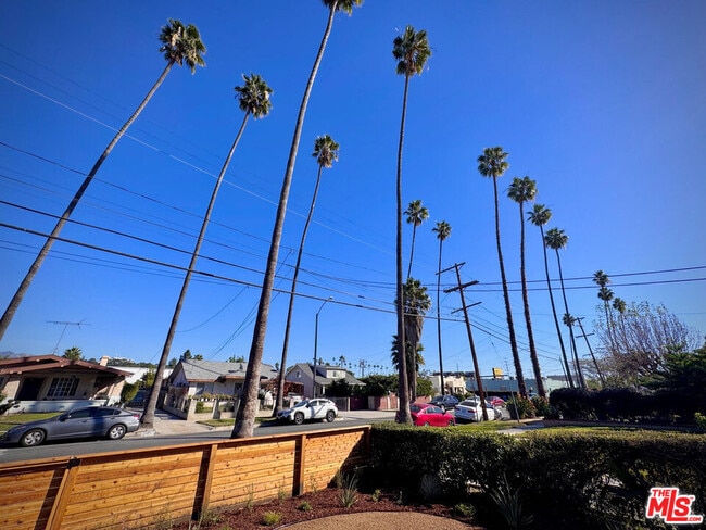 Building Photo - 3642 Seneca Ave