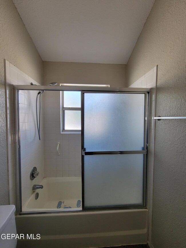 Building Photo - 3200 Mountain Ridge Dr