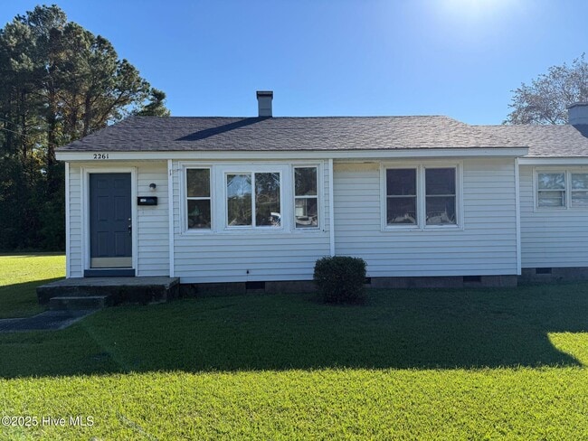 Primary Photo - 2261 Onslow Dr