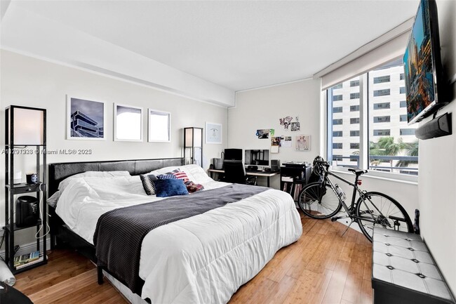 Building Photo - 335 S Biscayne Blvd